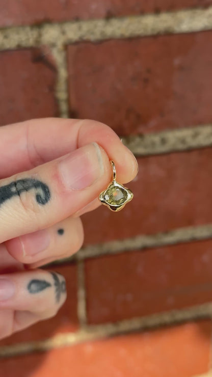 Petal Charm 08